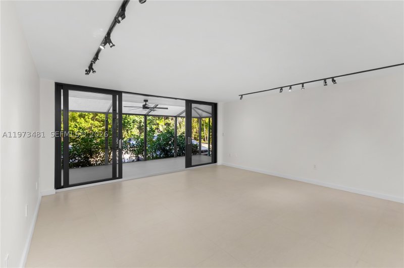 Apartment for rent at Ocean Village 1012