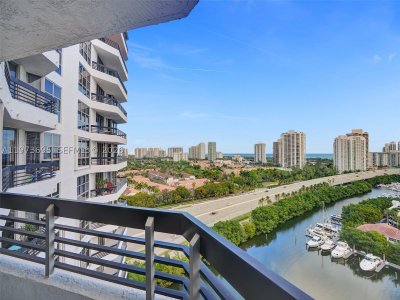 Comprar apartamento en Mystic Pointe 600 1811