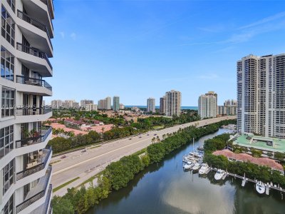 Comprar apartamento en Mystic Pointe 600 1811