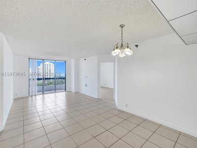 Comprar apartamento en Mystic Pointe 600 1811