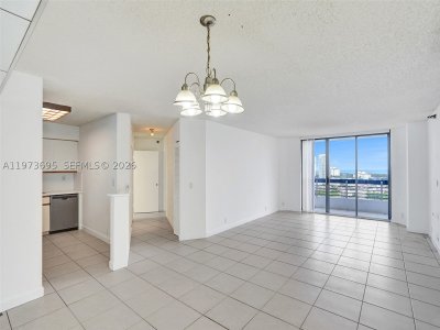 Comprar apartamento en Mystic Pointe 600 1811