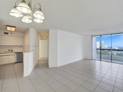 Comprar apartamento en Mystic Pointe 600 1811