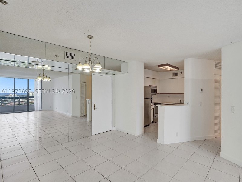 Comprar apartamento en Mystic Pointe 600 1811