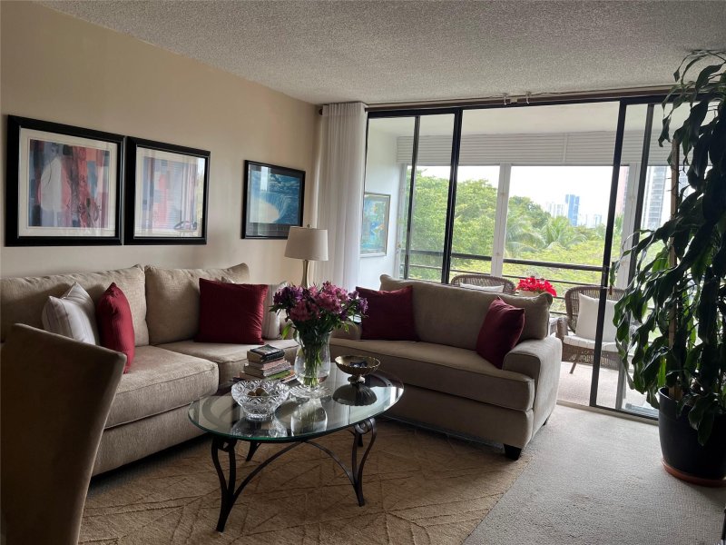 Condo for sale at Biscaya 416