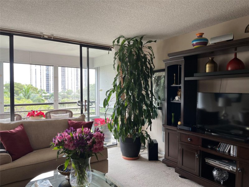 Condo for sale at Biscaya 416