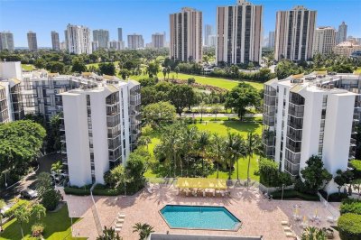 Biscaya Apt #416