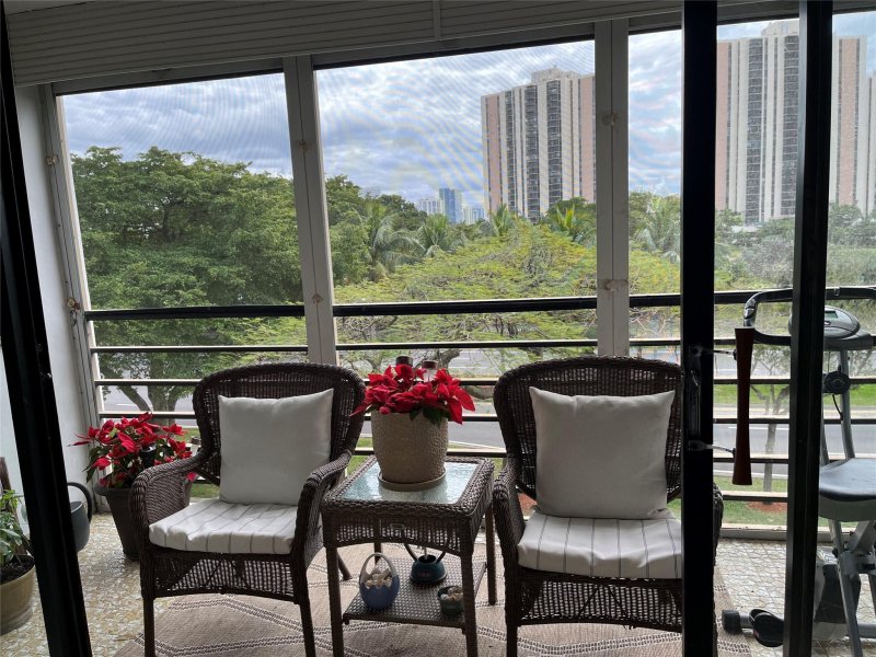 Condo for sale at Biscaya 416