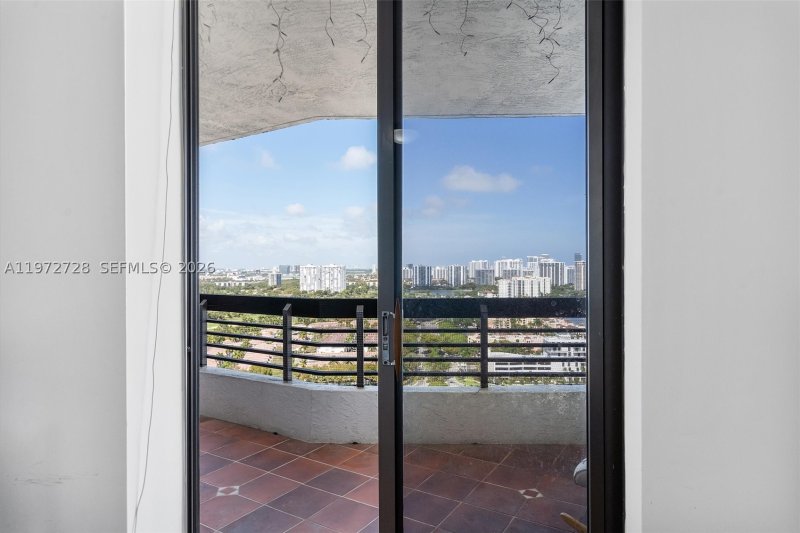 Condo for sale at Mystic Pointe 500 2907