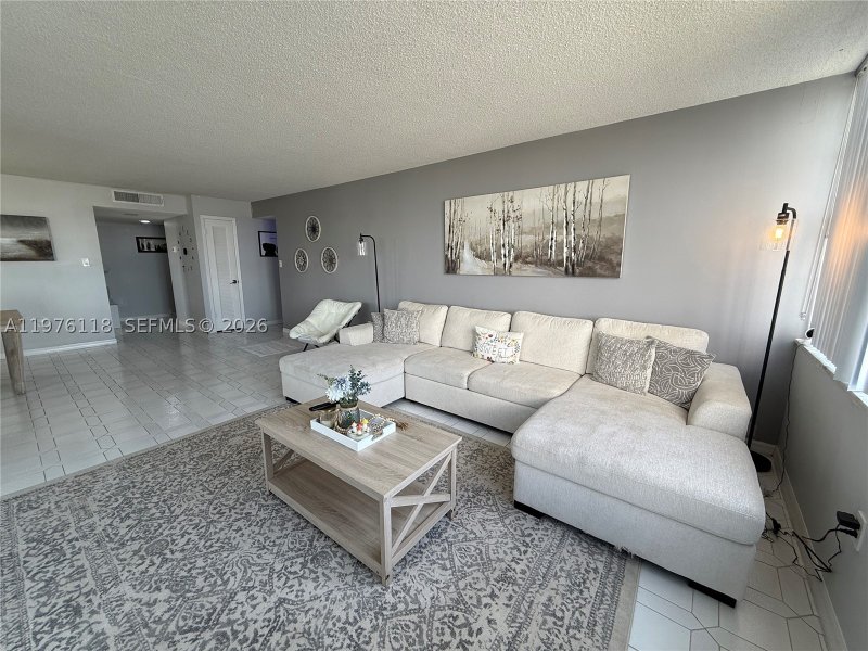 Comprar apartamento en Del Prado South Tower 805