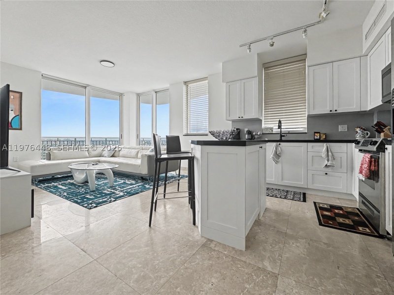 Apartment for rent at Duo Condo 2207E