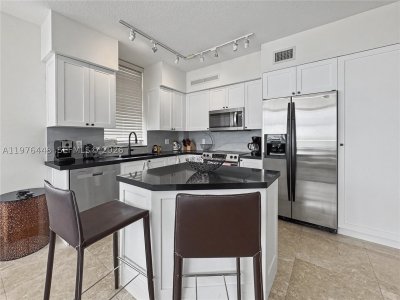 Aluguel de apartamento no Duo Condo 2207E