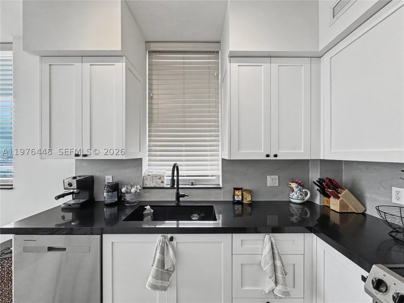 Apartment for rent at Duo Condo 2207E