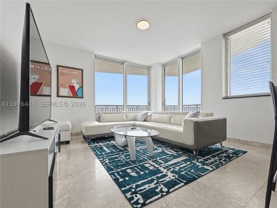 Aluguel de apartamento no Duo Condo 2207E
