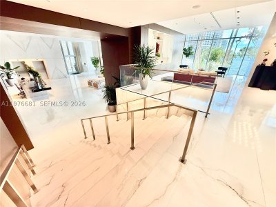 Comprar apartamento no Aston Martin Residences 3608W