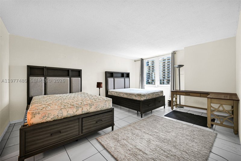 Comprar apartamento en Roney Palace 802