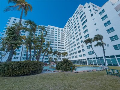Comprar apartamento no Carriage Club North 825