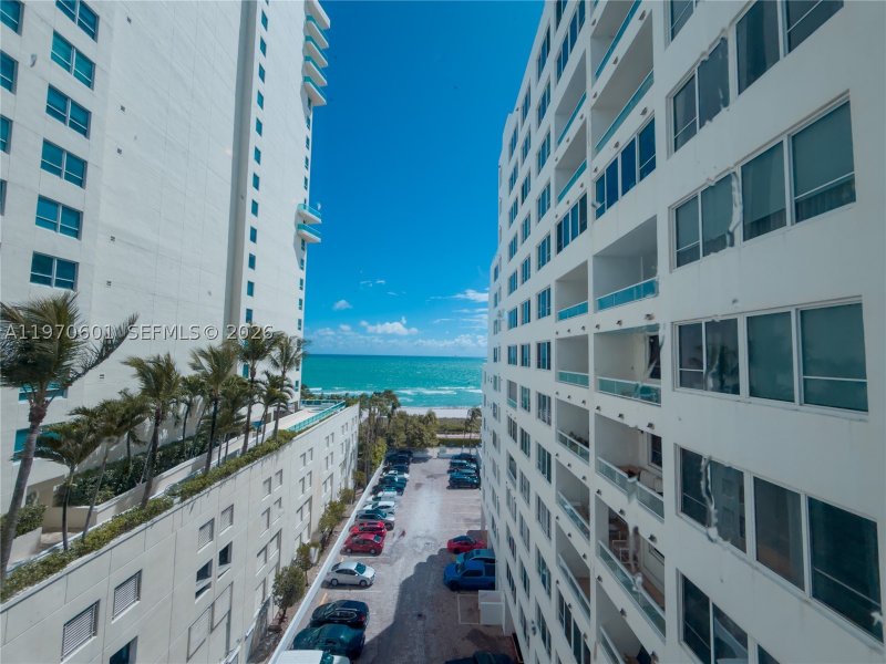 Condo for sale at Carriage Club North 825