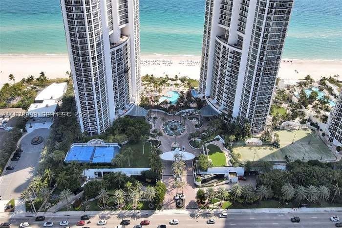 Comprar apartamento no Trump Royale 1202