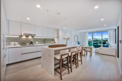 Comprar apartamento en La Baia South 503