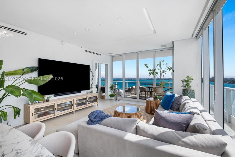 Condo for sale at Paramount Bay 2510