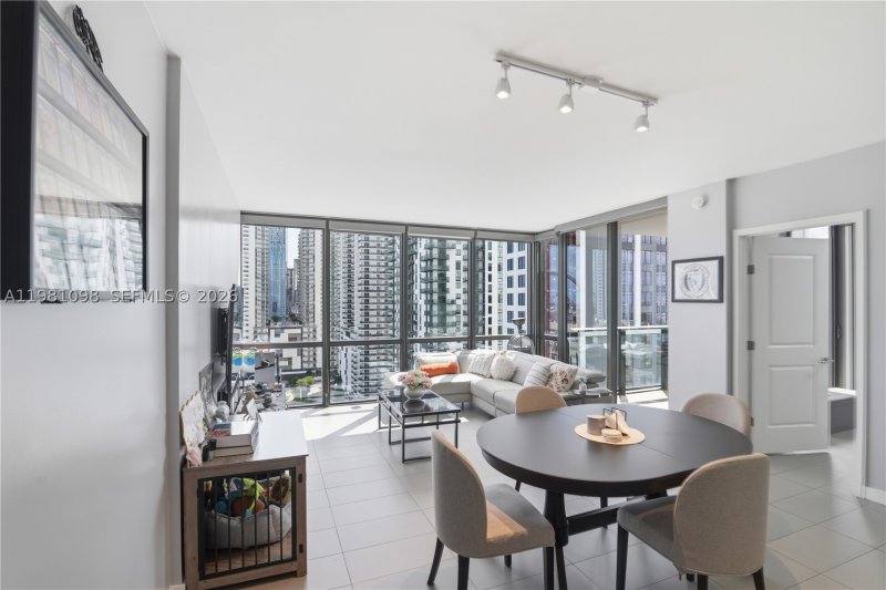 Condo for sale at Canvas 1610