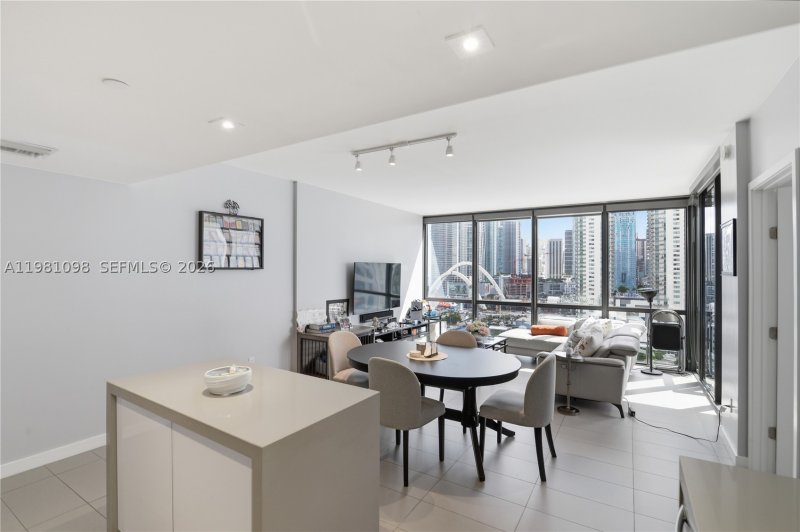 Condo for sale at Canvas 1610