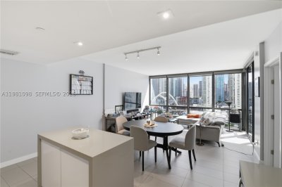Comprar apartamento no Canvas 1610