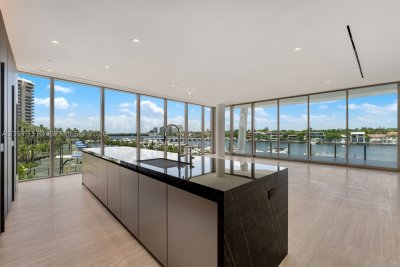 Comprar apartamento en Vita at Grove Isle S304