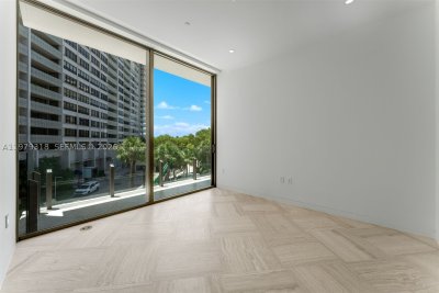 Comprar apartamento en Vita at Grove Isle S304