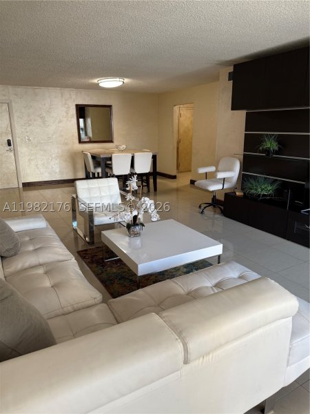 Alquiler de apartamento en Marbella Tower 605
