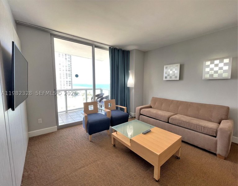 Comprar apartamento en M Resort Residences 1206
