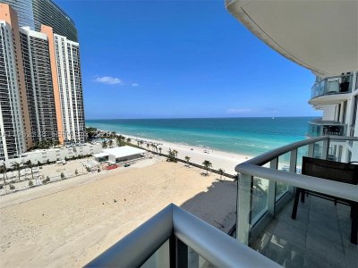 M Resort Residences Apt #1206