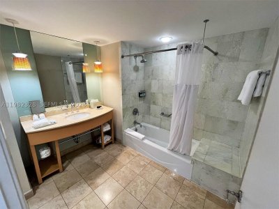 Comprar apartamento en M Resort Residences 1206