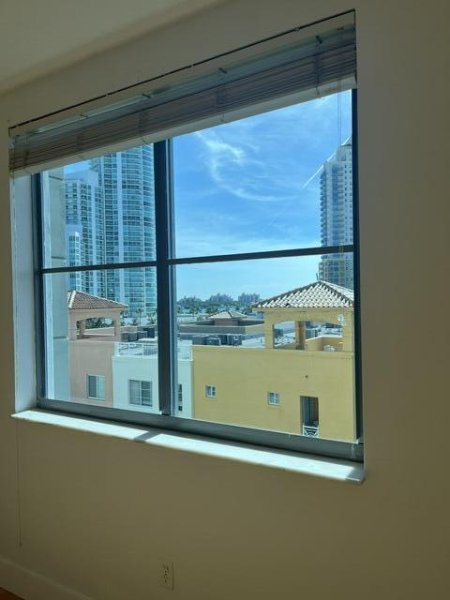 Condo for sale at Cosmopolitan 1717