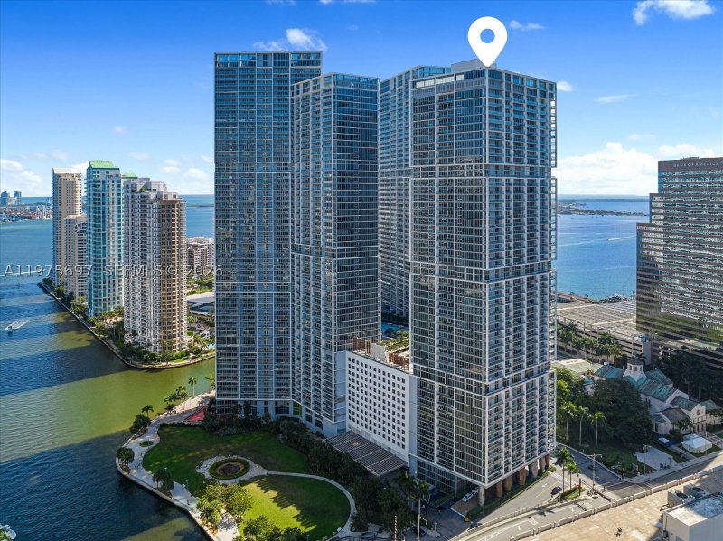Condo for sale at Icon Brickell Viceroy 1807