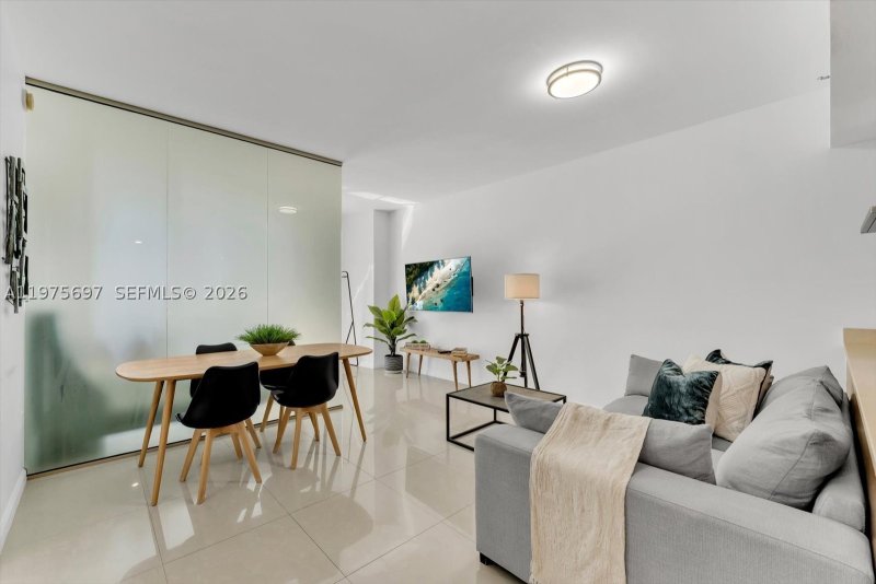 Condo for sale at Icon Brickell Viceroy 1807