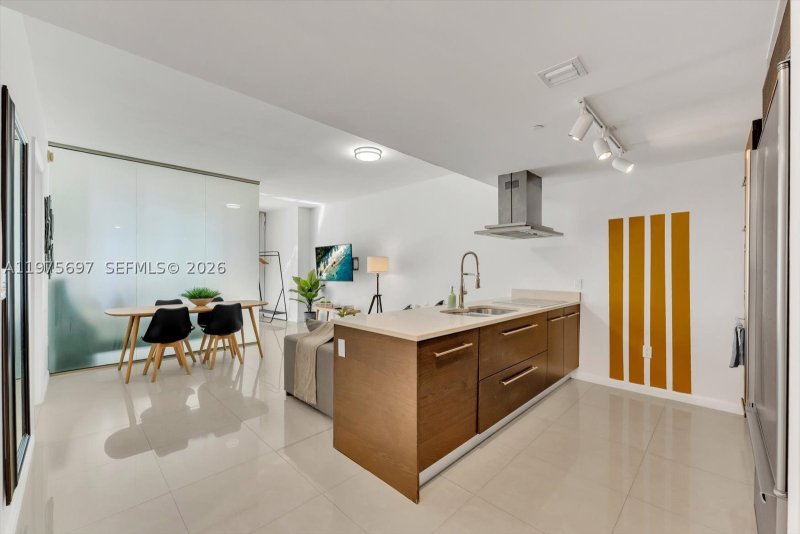 Condo for sale at Icon Brickell Viceroy 1807