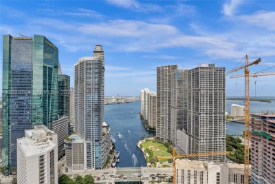 Comprar apartamento no Brickell on the River North 4112