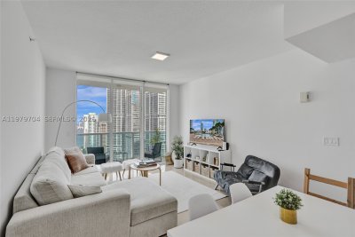 Comprar apartamento no Brickell on the River North 4112