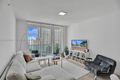 Comprar apartamento no Brickell on the River North 4112