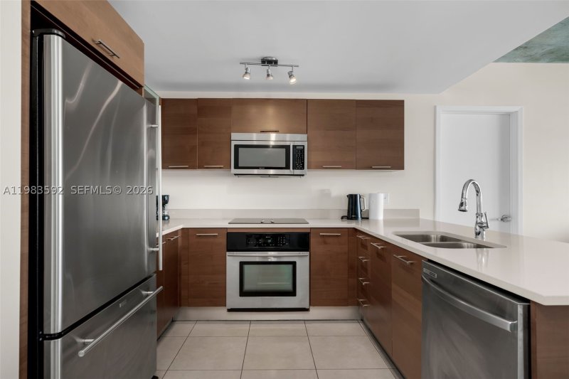 Condo for sale at Midtown Midblock 814