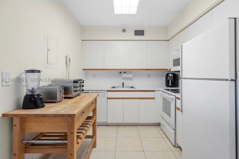 Apartment for rent at Mystic Pointe 600 1810
