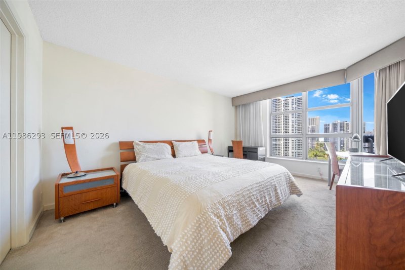Apartment for rent at Mystic Pointe 600 1810