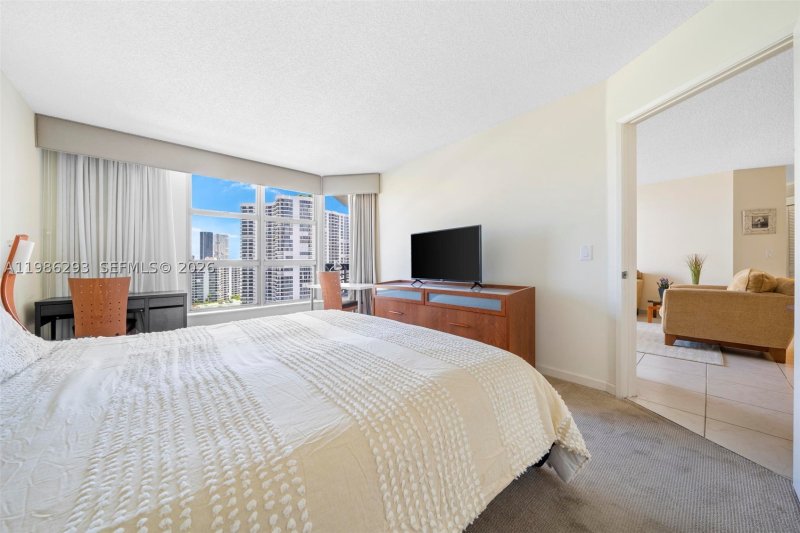 Apartment for rent at Mystic Pointe 600 1810