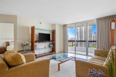 Mystic Pointe 600 Apt #1810