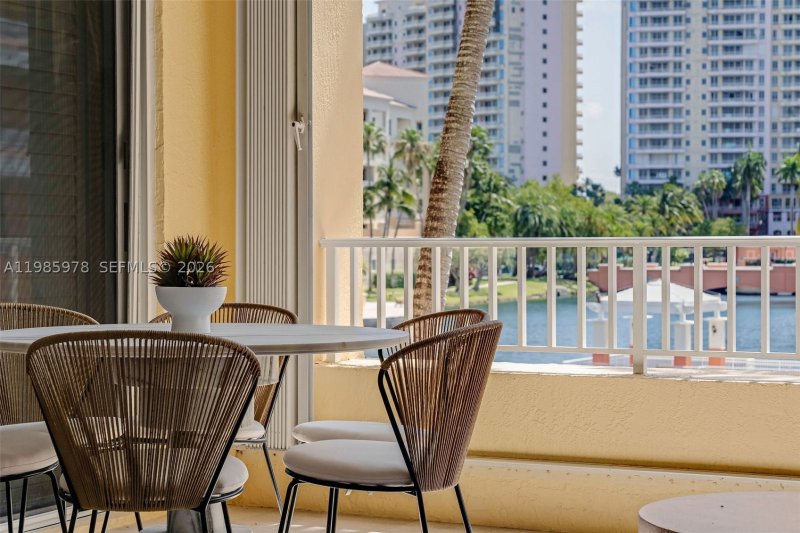 Alquiler de apartamento en Ocean Club Lake Villa One 203
