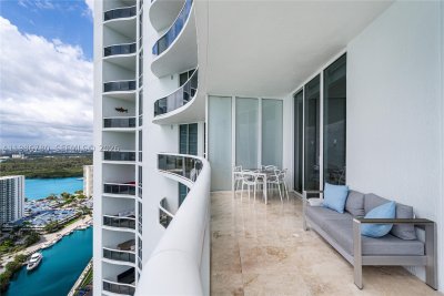 Aluguel de apartamento no Trump Tower One 3002