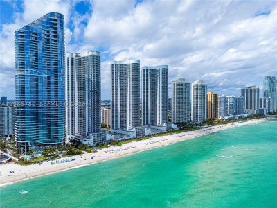 Aluguel de apartamento no Trump Tower One 3002