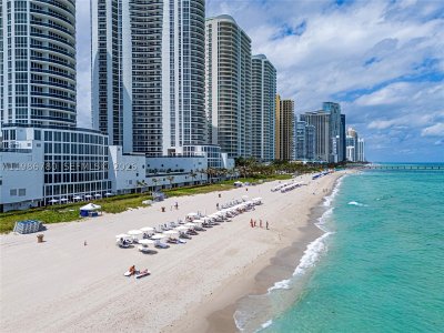 Aluguel de apartamento no Trump Tower One 3002