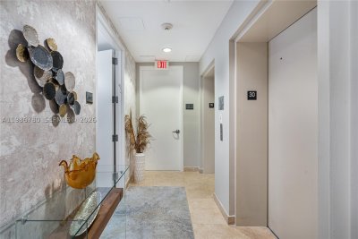 Aluguel de apartamento no Trump Tower One 3002